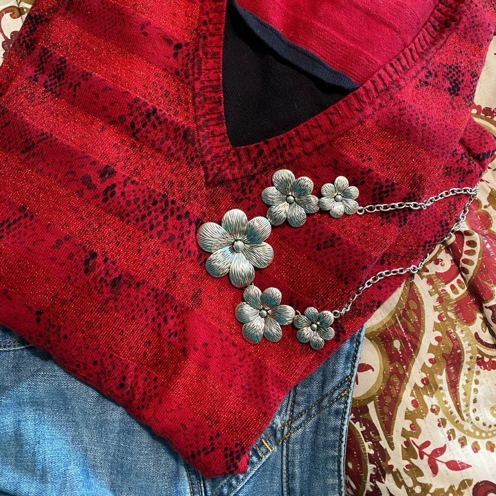Fred David red and black sweater